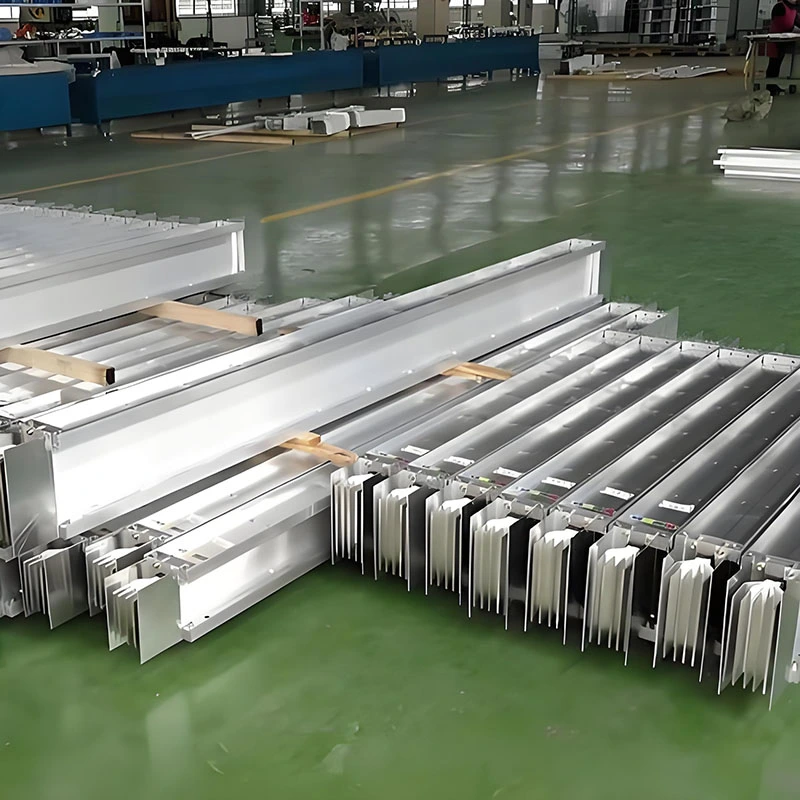 நடுத்தர மின்னோட்டம் மூடப்பட்ட பஸ்வே